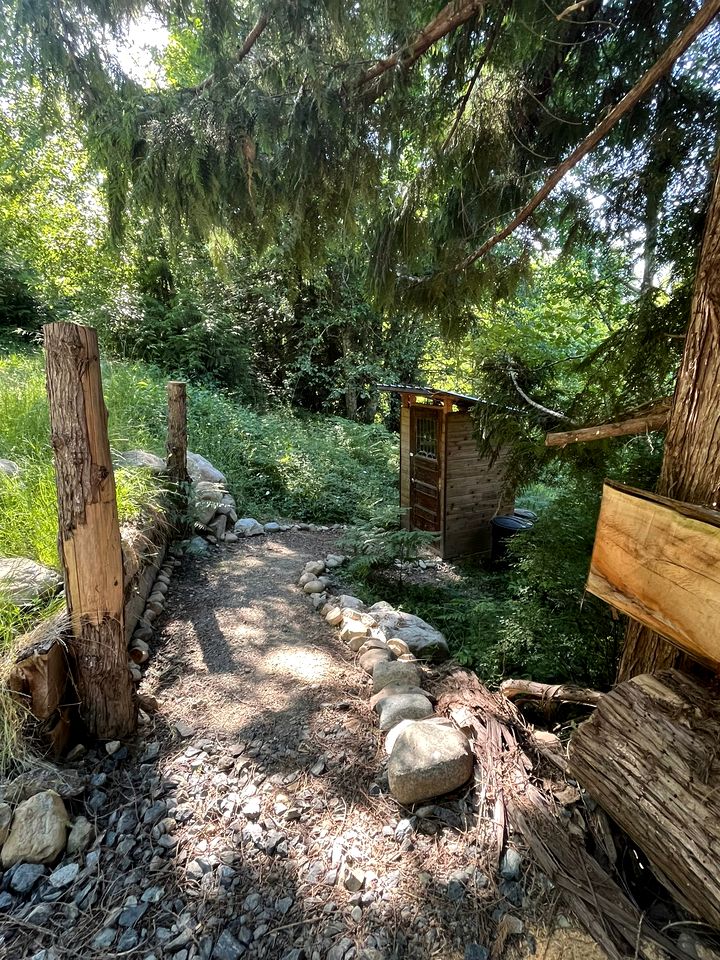 Gorgeous Bell Tent in the Cowichan Valley near the Kinsol Trestle, Perfect for a Secluded Escape in Nature