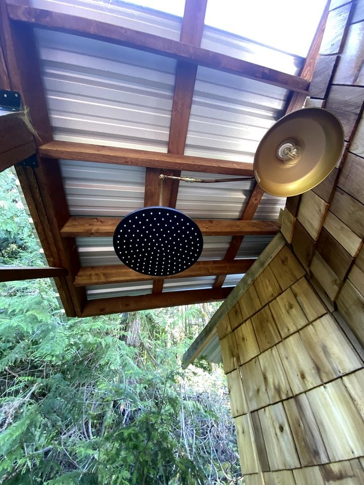 Gorgeous Bell Tent in the Cowichan Valley near the Kinsol Trestle, Perfect for a Secluded Escape in Nature