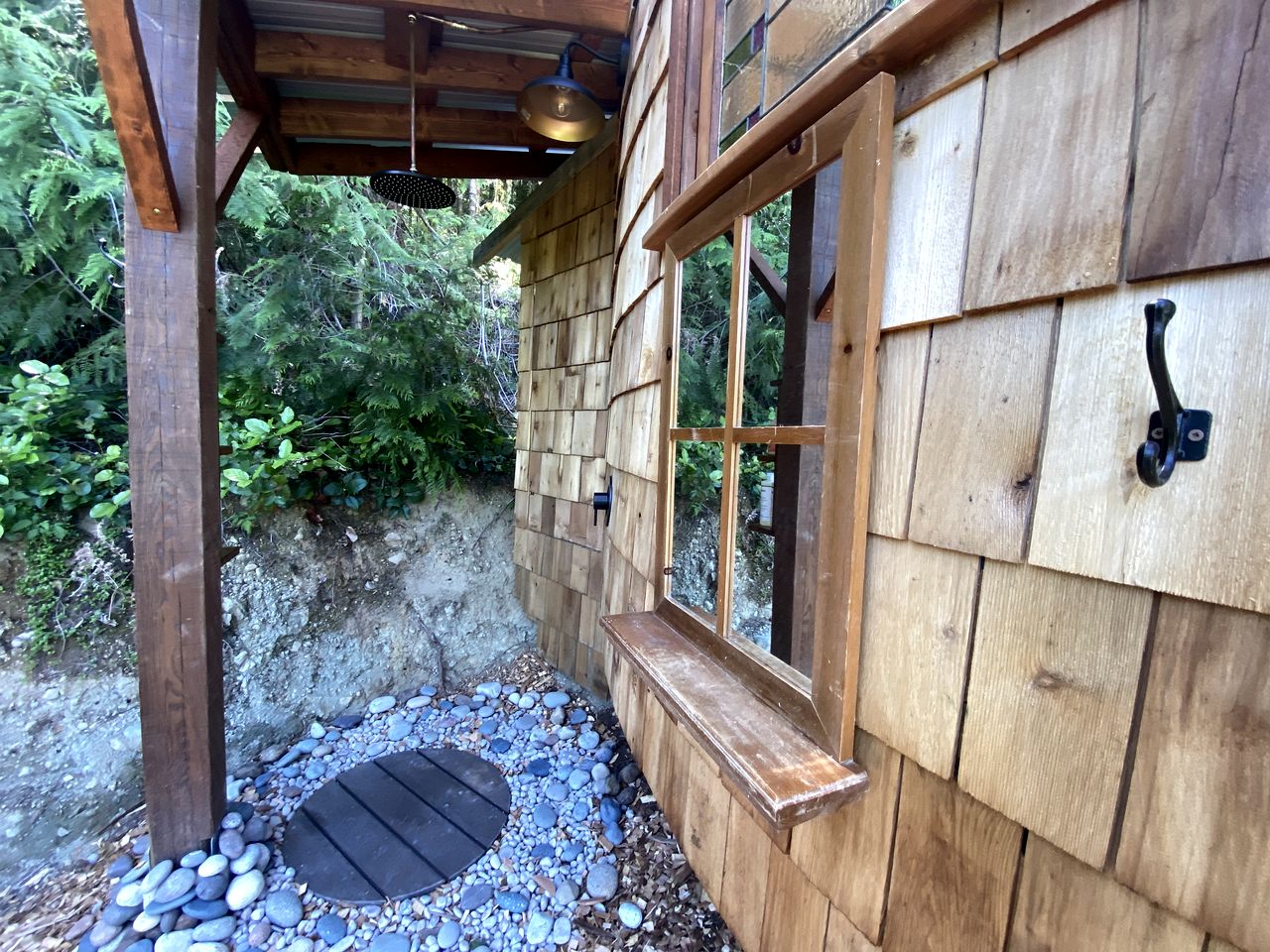 Gorgeous Bell Tent in the Cowichan Valley near the Kinsol Trestle, Perfect for a Secluded Escape in Nature