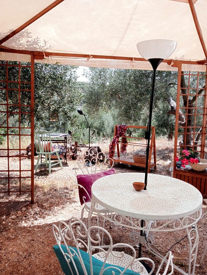 Beautiful Cozy Bell Tent with Fantastic Amenities for a Peaceful Getaway in Nature near Bisceglie, Italy