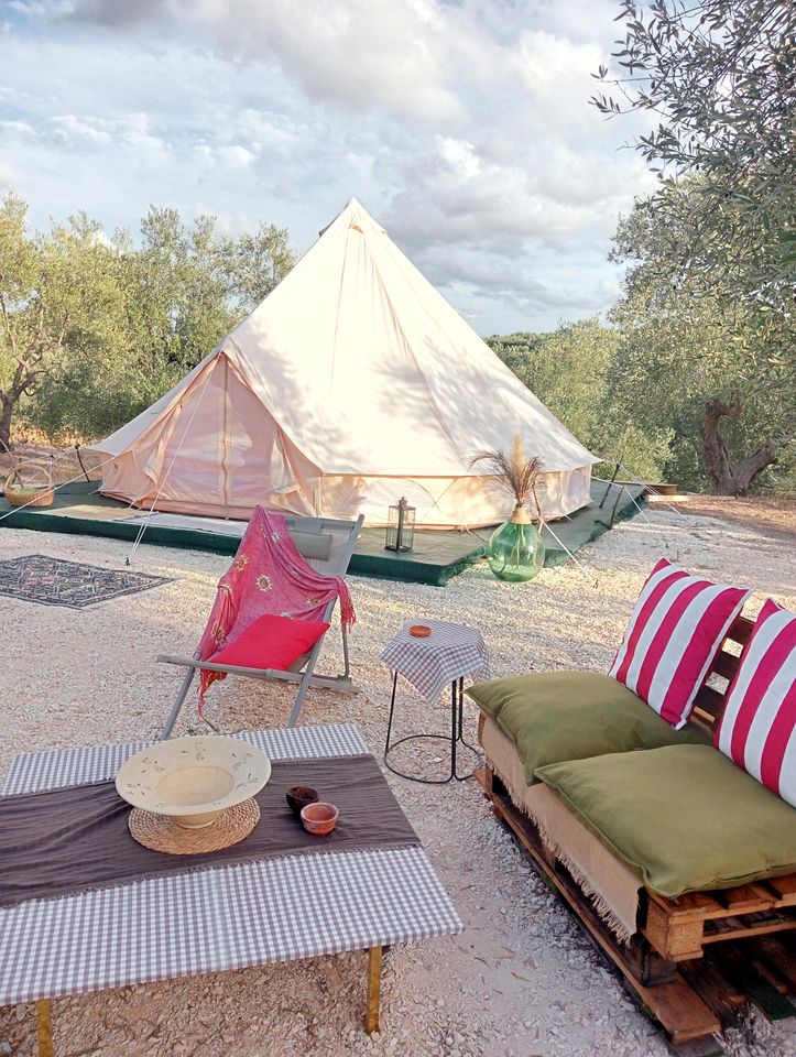Beautiful Cozy Bell Tent with Fantastic Amenities for a Peaceful Getaway in Nature near Bisceglie, Italy