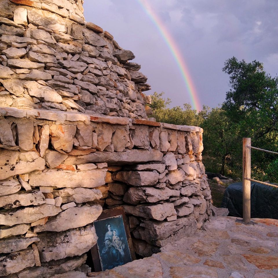Beautiful Cozy Bell Tent with Fantastic Amenities for a Peaceful Getaway in Nature near Bisceglie, Italy