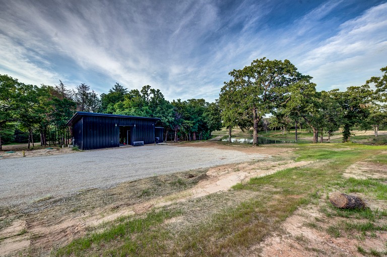 Cabins (United States of America, Alvord, Texas)