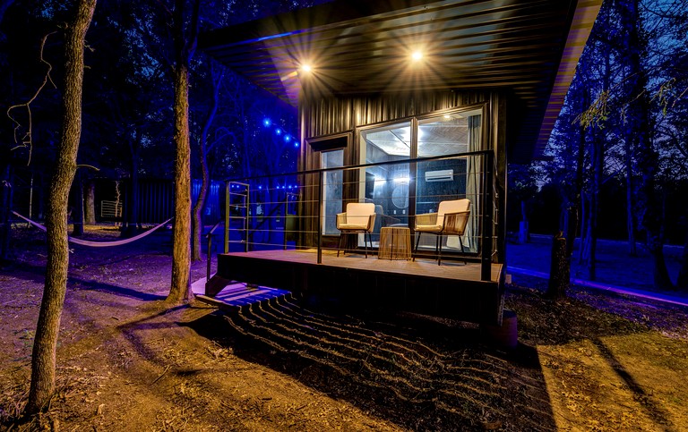 Cabins (United States of America, Alvord, Texas)