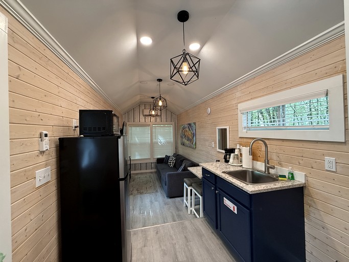 Containers (United States of America, Albrightsville, Pennsylvania)