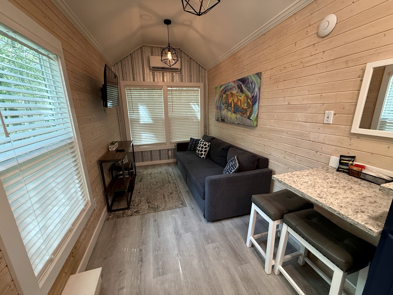 Tranquil Boutique Nature Resort with Modern Glamptainers near State Parks in Albrightsville, PA