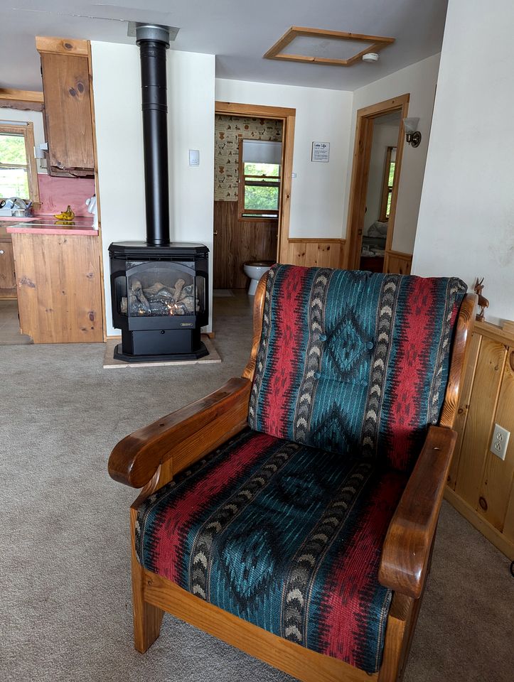Quaint Lakeside Cabin for a Peaceful Family Getaway Surrounded by Nature by Province Lake in New Hampshire
