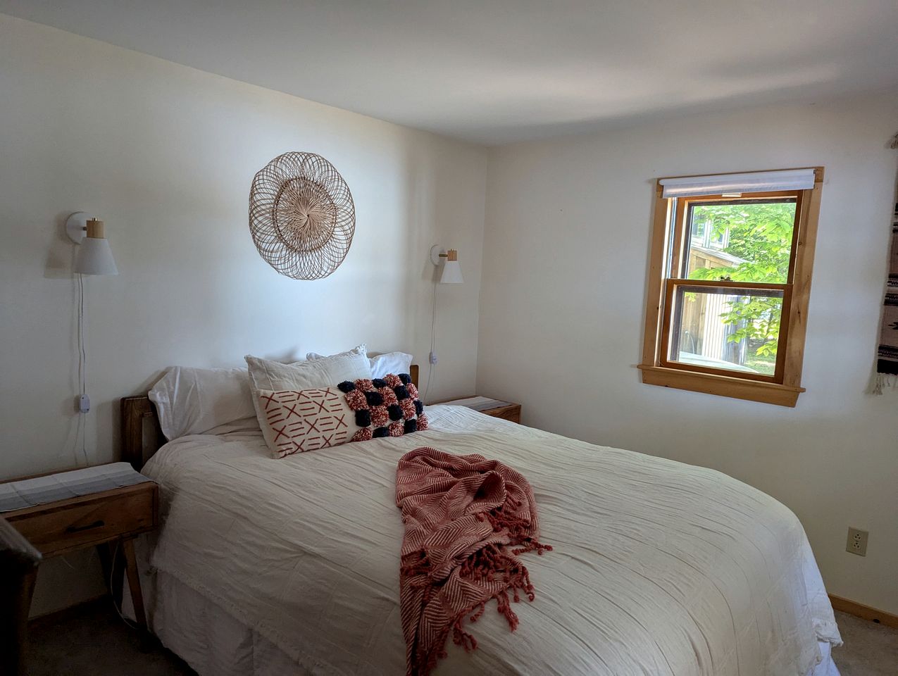 Quaint Lakeside Cabin for a Peaceful Family Getaway Surrounded by Nature by Province Lake in New Hampshire