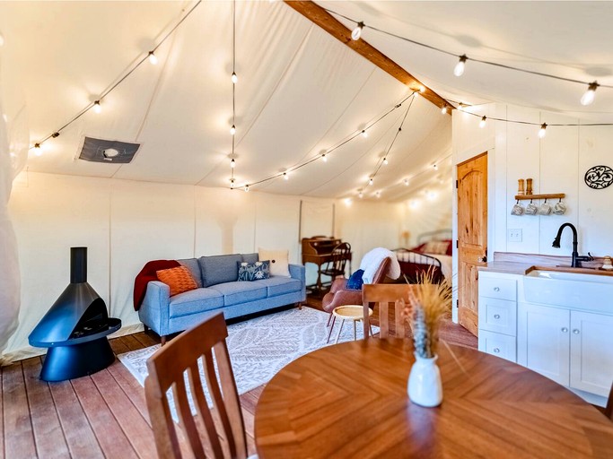 Safari Tents (United States of America, --, Tennessee)