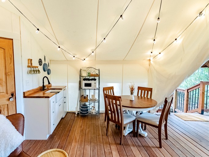 Safari Tents (United States of America, --, Tennessee)