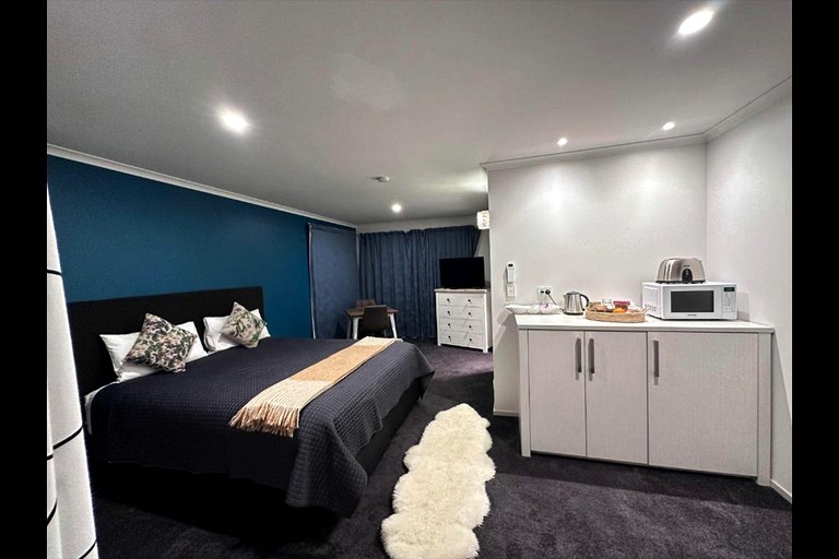 Relaxing Suite Rental for a Romantic Couples Retreat near Tongariro National Park in New Zealand