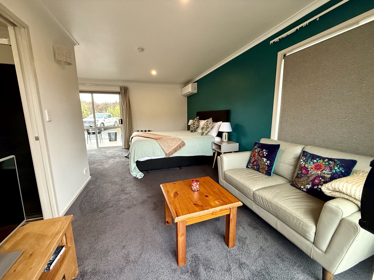 Relaxing Suite Rental for a Romantic Couples Retreat near Tongariro National Park in New Zealand