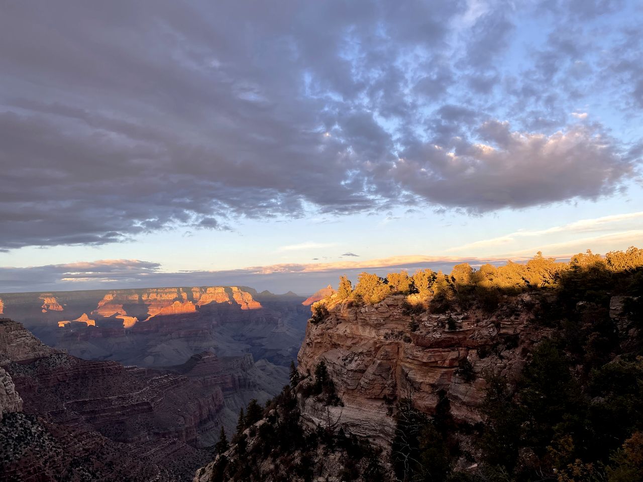 Secluded Luxury Glamping Camp with Safari-Style Dining near South Rim Grand Canyon, Arizona