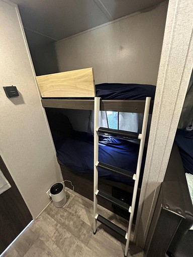 Caravans (United States of America, Mentone, Alabama)