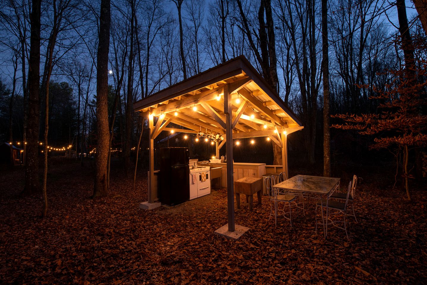 Spacious Full-Property Rental with Multiple Units for Large Group Getaways Surrounded by Nature in Woodridge, New York