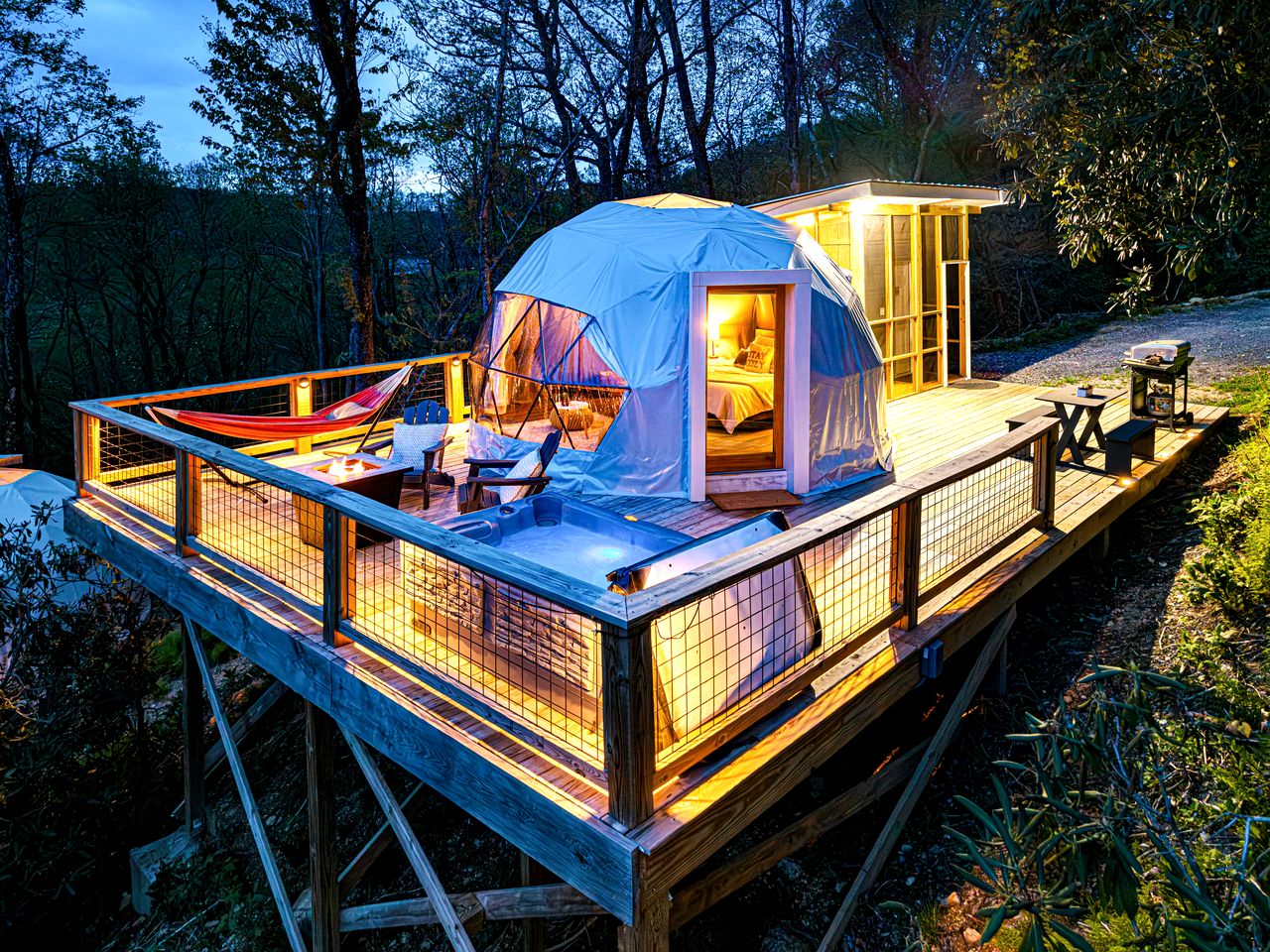 Enchanting GeoDome with Hot Tub & 100-Mile Views near Blowing Rock and Boone, North Carolina