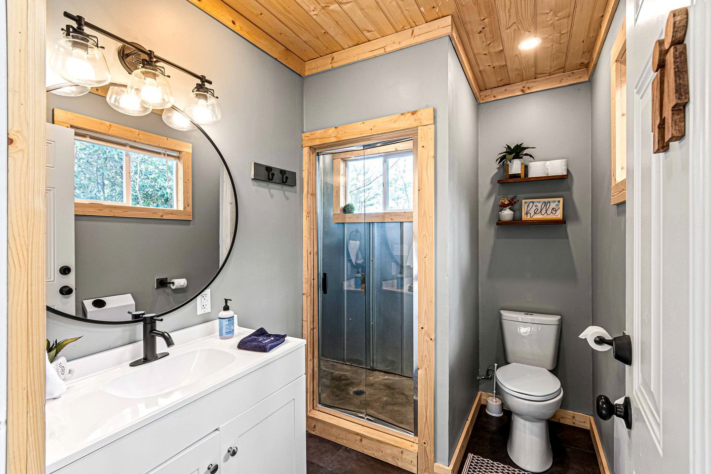 Enchanting GeoDome with Hot Tub & 100-Mile Views near Blowing Rock and Boone, North Carolina