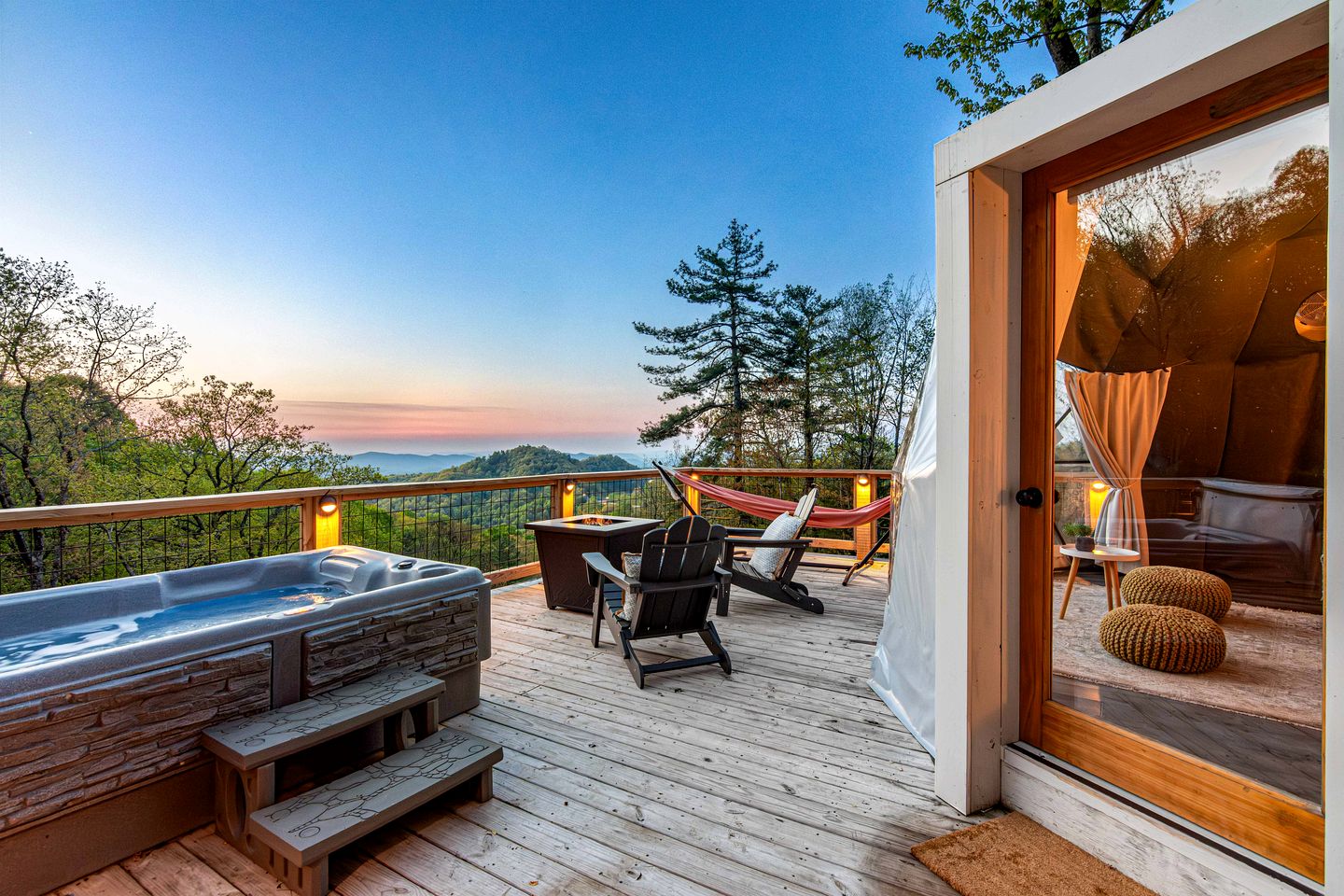 Enchanting GeoDome with Hot Tub & 100-Mile Views near Blowing Rock and Boone, North Carolina