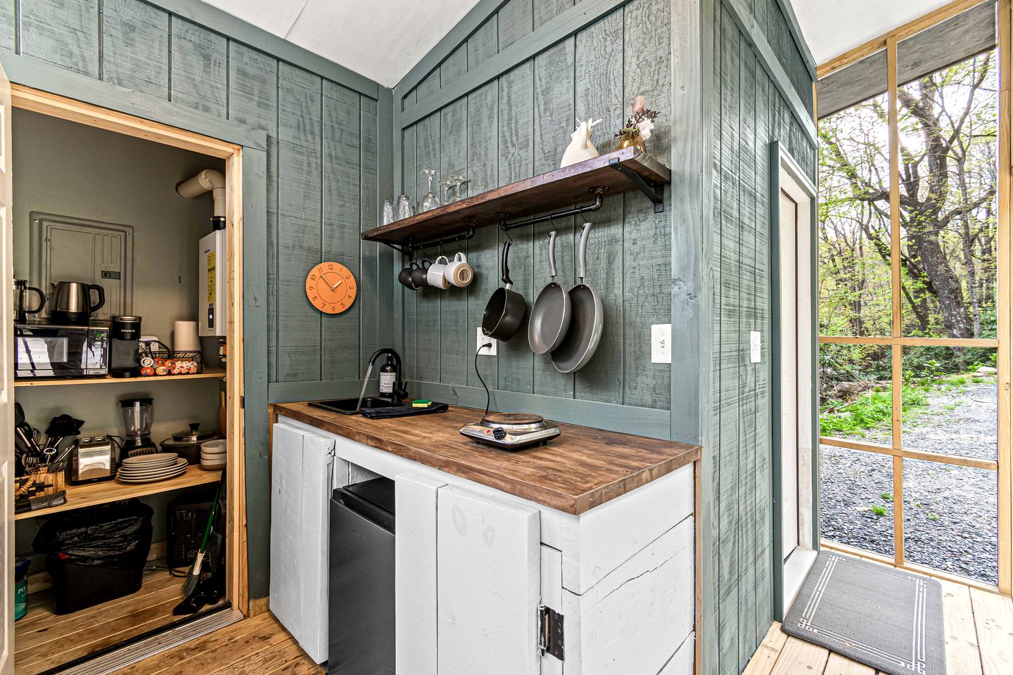 Enchanting GeoDome with Hot Tub & 100-Mile Views near Blowing Rock and Boone, North Carolina