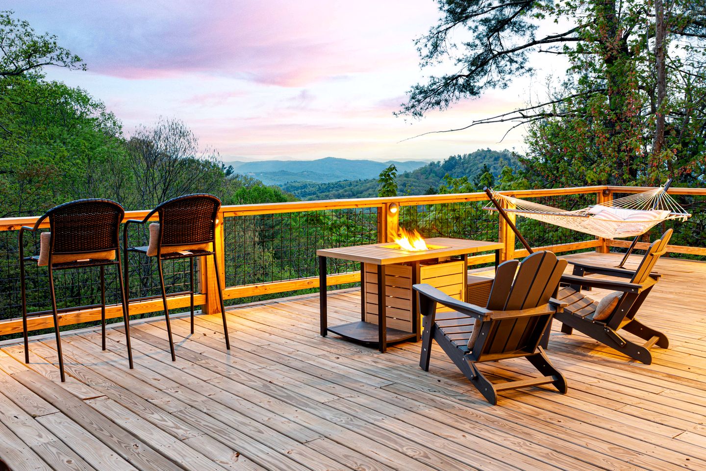 Scenic GeoDome Retreat with Hot Tub & 100-Mile Views near Blowing Rock and Boone, North Carolina