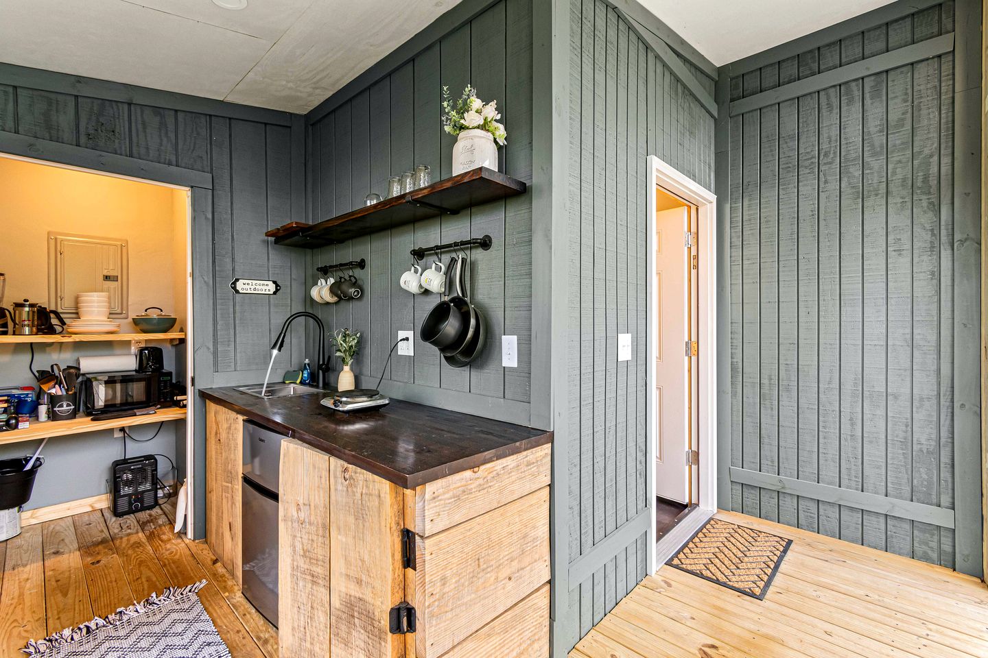 Scenic GeoDome Retreat with Hot Tub & 100-Mile Views near Blowing Rock and Boone, North Carolina