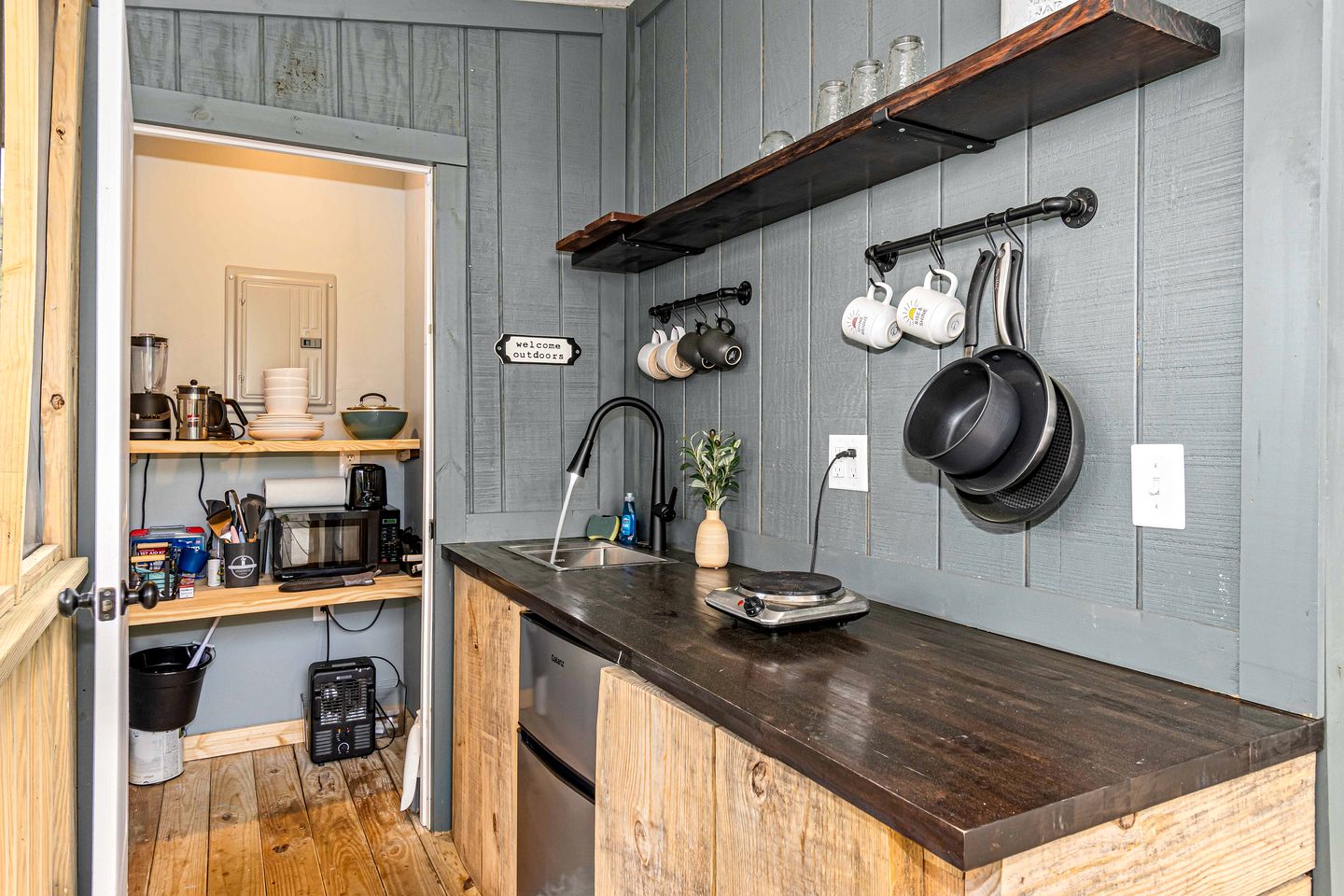 Scenic GeoDome Retreat with Hot Tub & 100-Mile Views near Blowing Rock and Boone, North Carolina