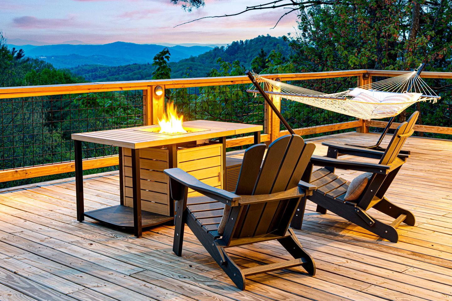 Scenic GeoDome Retreat with Hot Tub & 100-Mile Views near Blowing Rock and Boone, North Carolina