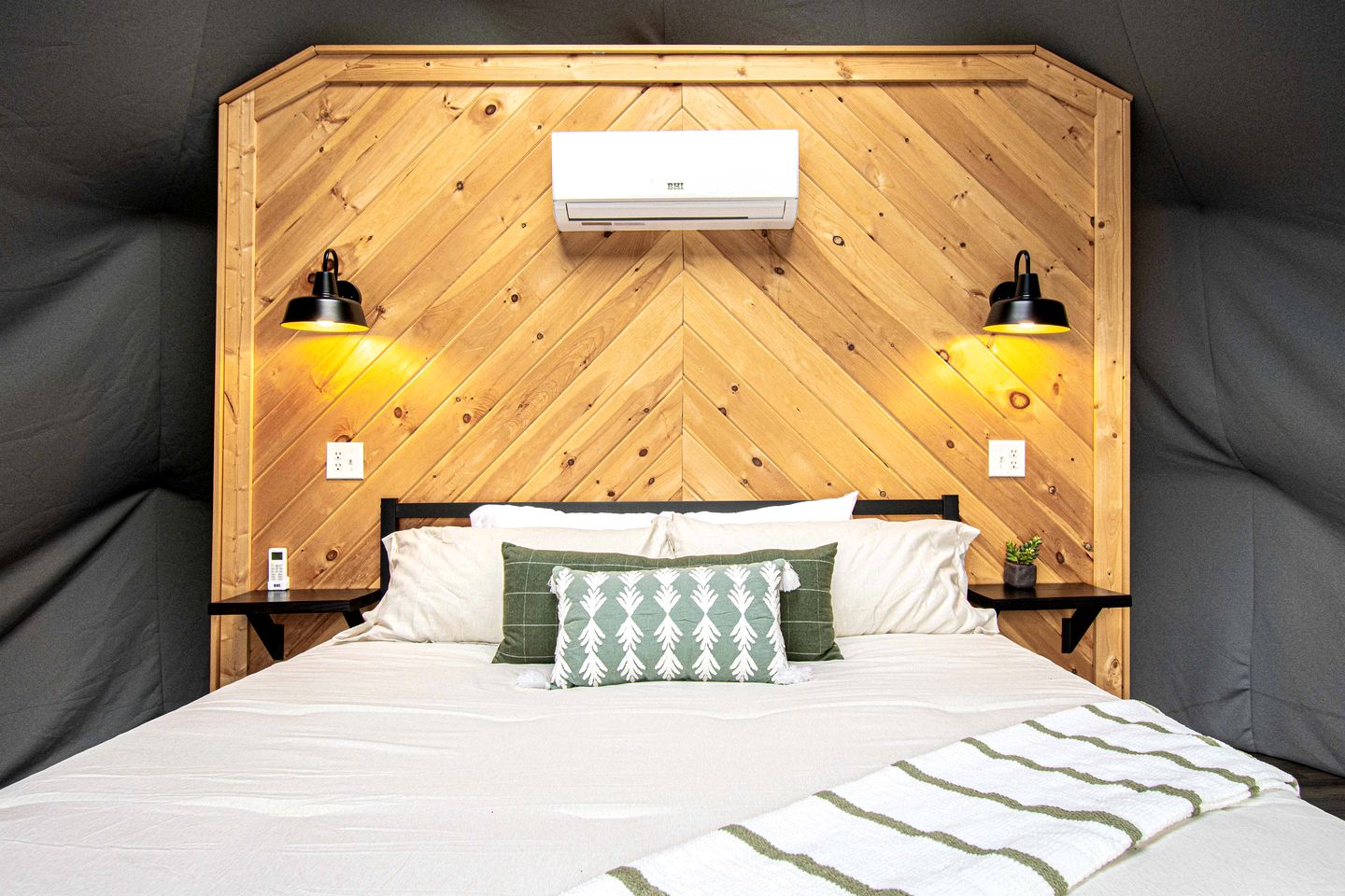 Scenic GeoDome Retreat with Hot Tub & 100-Mile Views near Blowing Rock and Boone, North Carolina