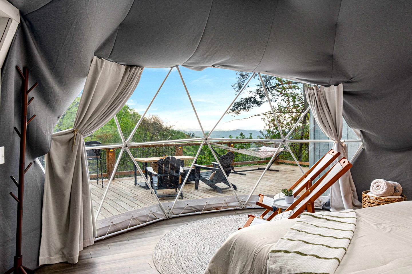 Scenic GeoDome Retreat with Hot Tub & 100-Mile Views near Blowing Rock and Boone, North Carolina