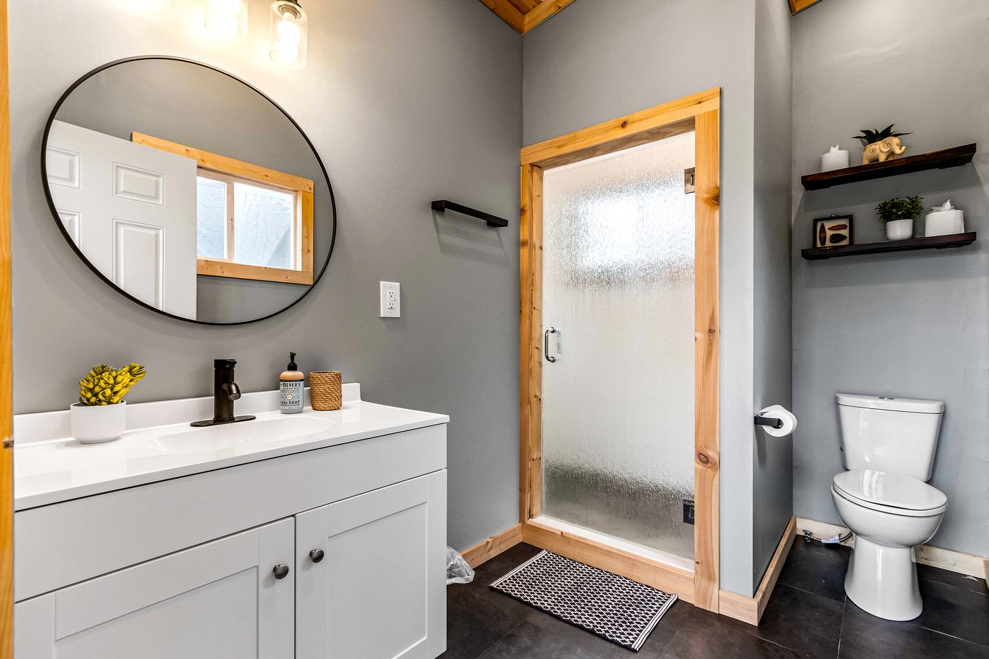 Scenic GeoDome Retreat with Hot Tub & 100-Mile Views near Blowing Rock and Boone, North Carolina