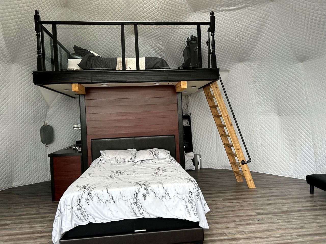 Stunning Dome on the Bay of Quinte for an Unforgettable Glamping Getaway near Deseronto, Ontario