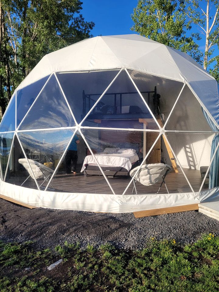 Stunning Dome on the Bay of Quinte for an Unforgettable Glamping Getaway near Deseronto, Ontario