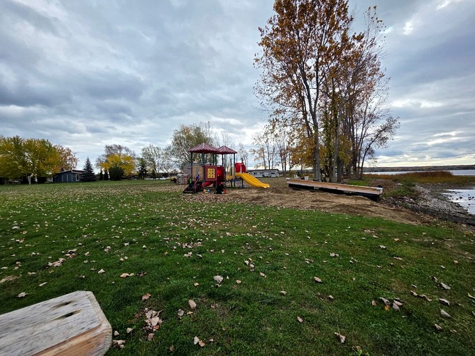 Domes (Canada, Deseronto, Ontario)