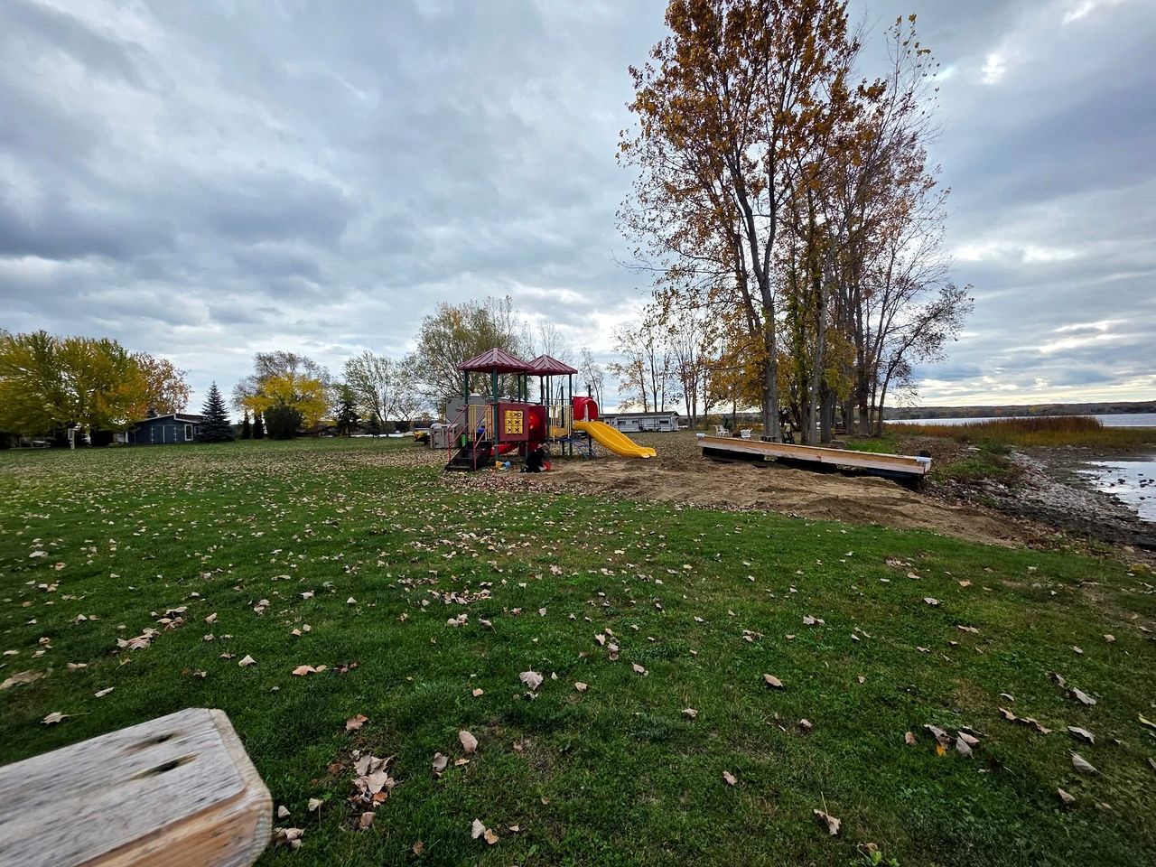 Stunning Dome on the Bay of Quinte for an Unforgettable Glamping Getaway near Deseronto, Ontario