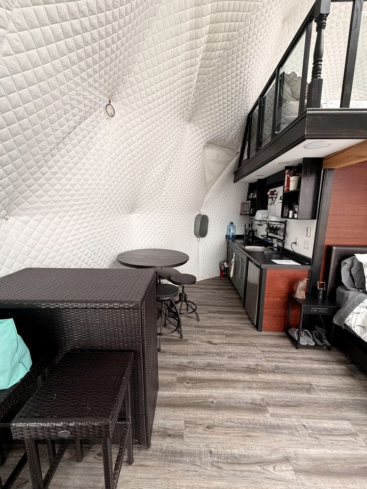 Stunning Dome on the Bay of Quinte for an Unforgettable Glamping Getaway near Deseronto, Ontario