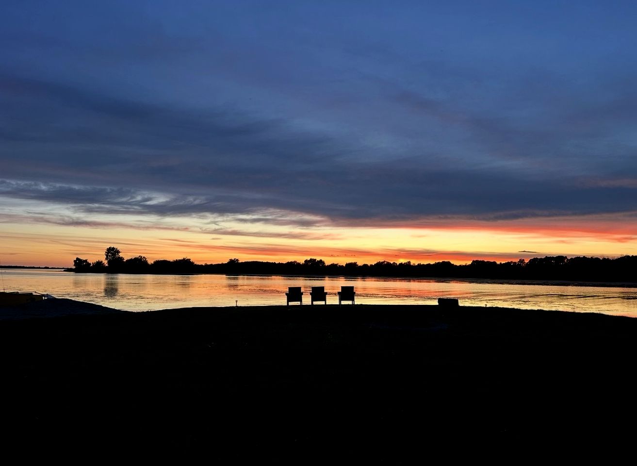 Stunning Dome on the Bay of Quinte for an Unforgettable Glamping Getaway near Deseronto, Ontario