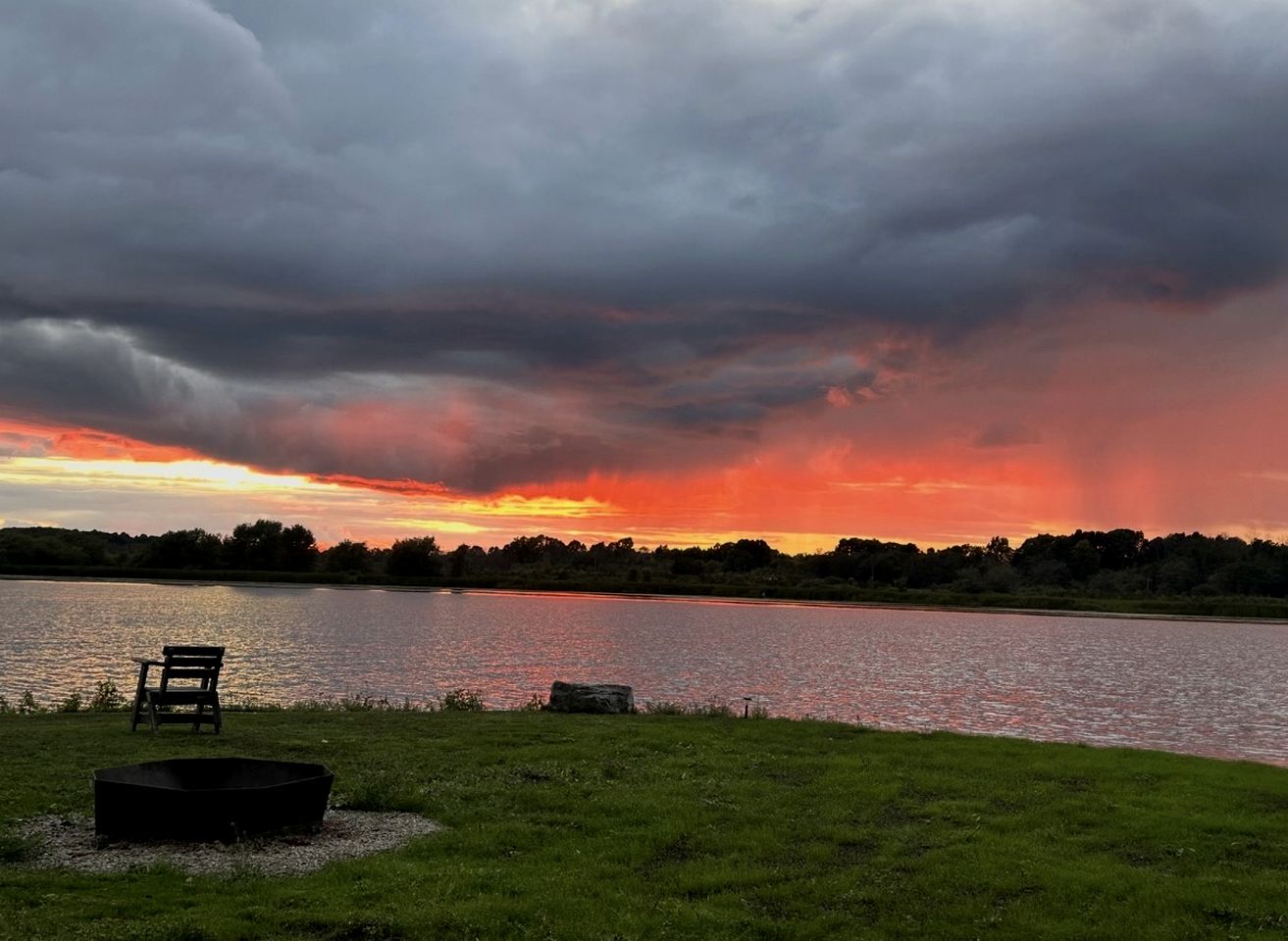 Stunning Dome on the Bay of Quinte for an Unforgettable Glamping Getaway near Deseronto, Ontario