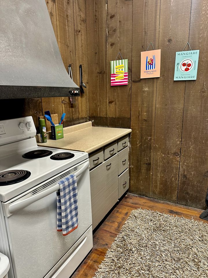 Luxury Glamping Cabin with Waterfront Access near Lake Texoma, Oklahoma