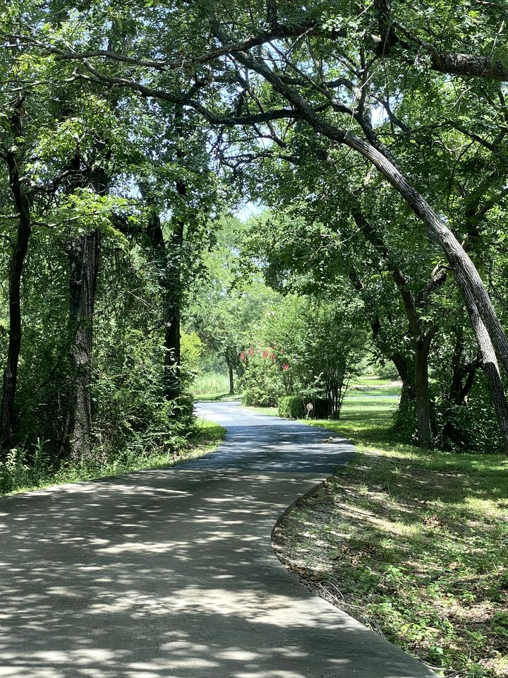 Luxury Glamping Cabin with Waterfront Access near Lake Texoma, Oklahoma