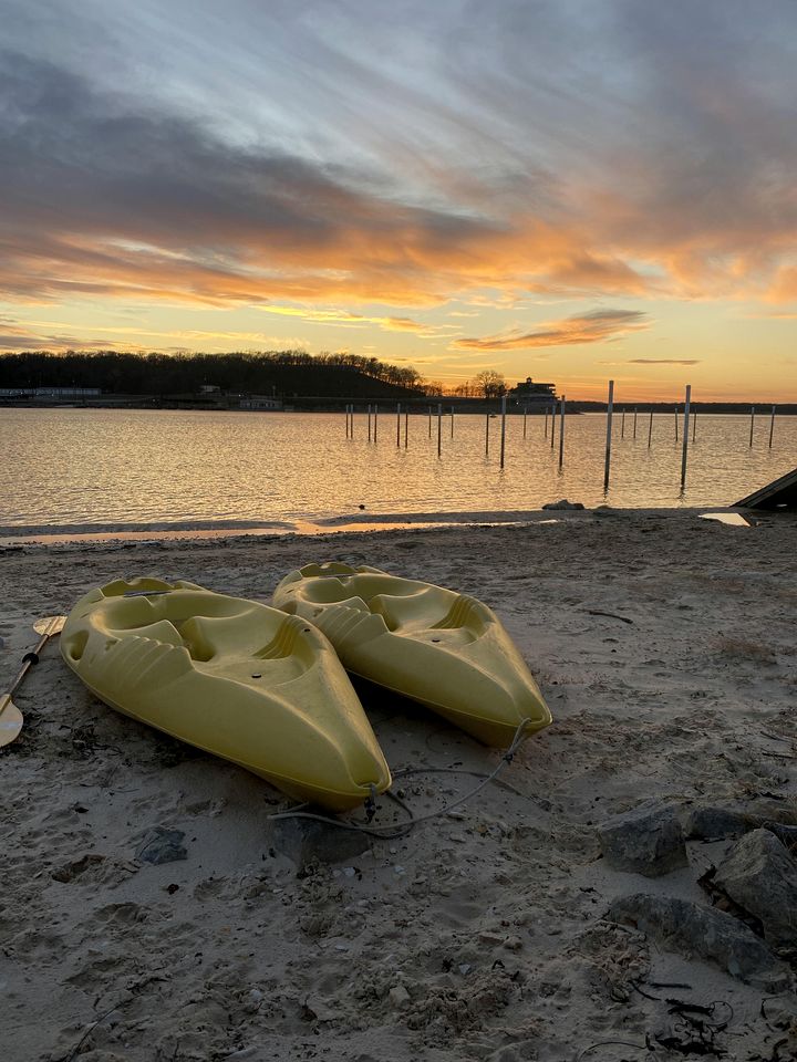 Luxury Glamping Cabin with Waterfront Access near Lake Texoma, Oklahoma