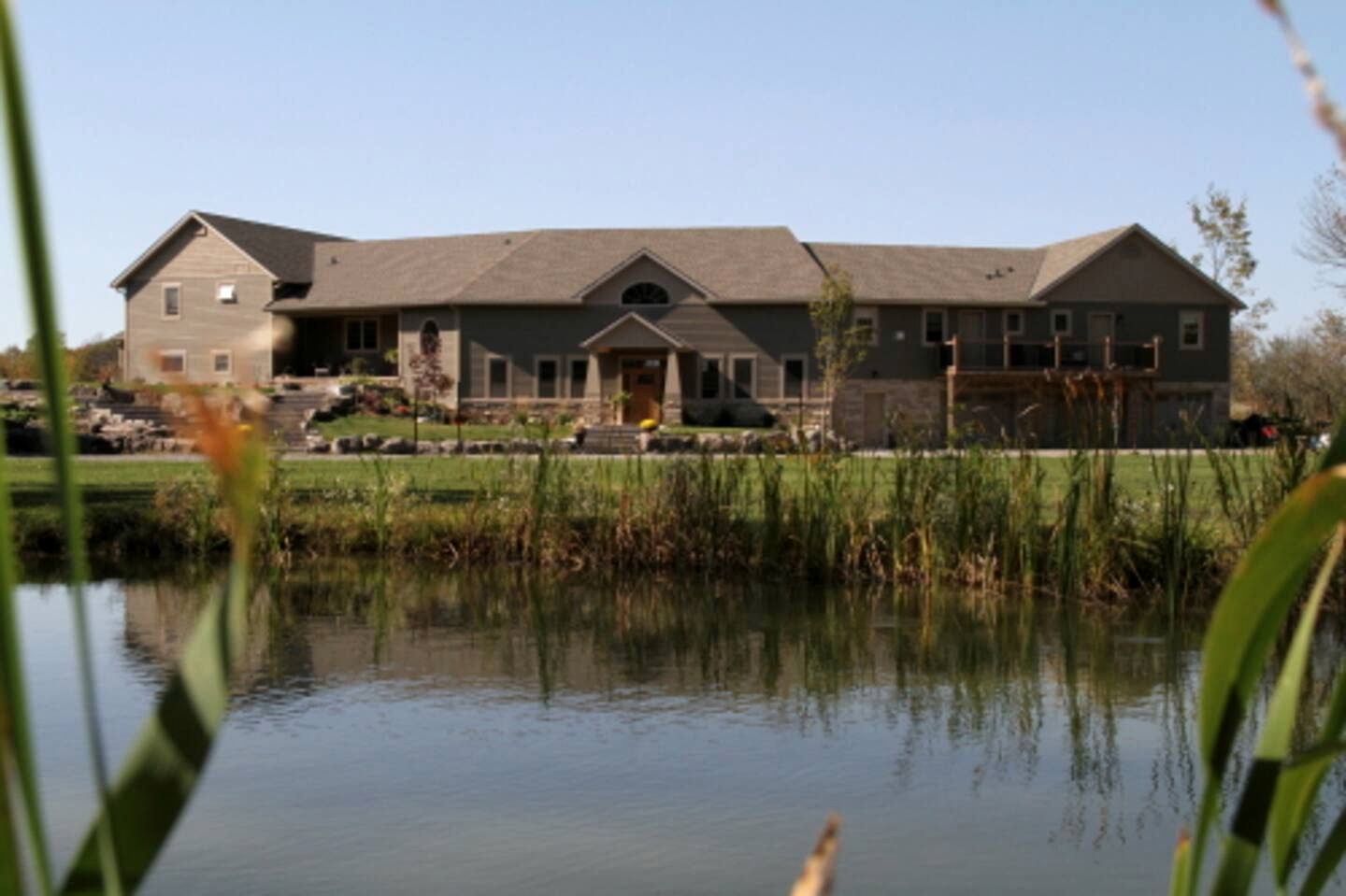 Cozy Suite Rental in a B&B with Games Room Surrounded by Nature in Niagara Falls, Ontario