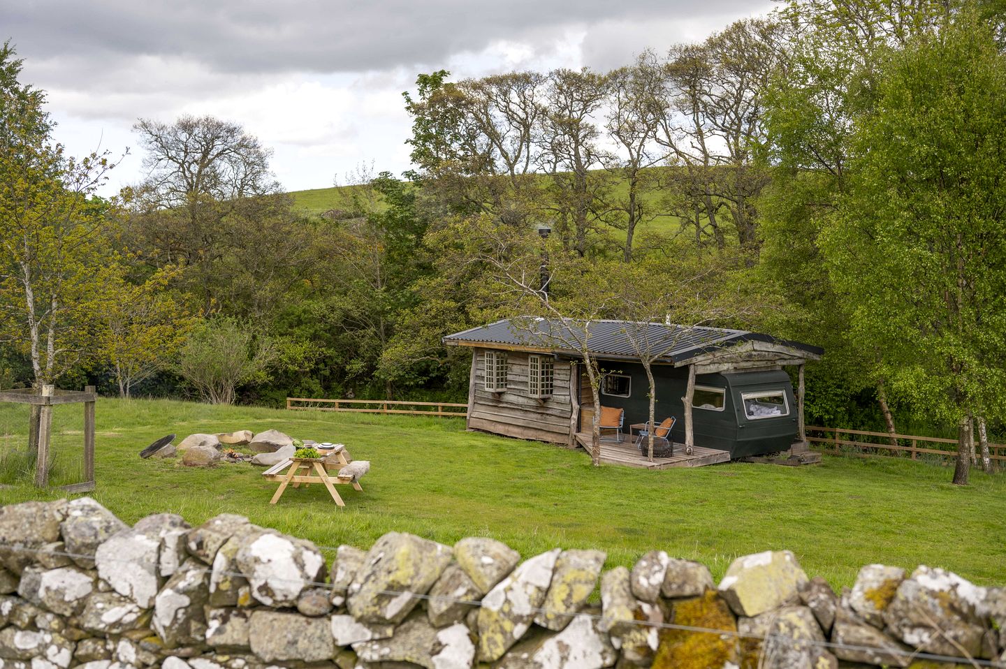 Cozy Unique Cabin-Caravan Hybrid Surrounded by Nature for a Peaceful Glamping Getaway near Lauder, Scotland