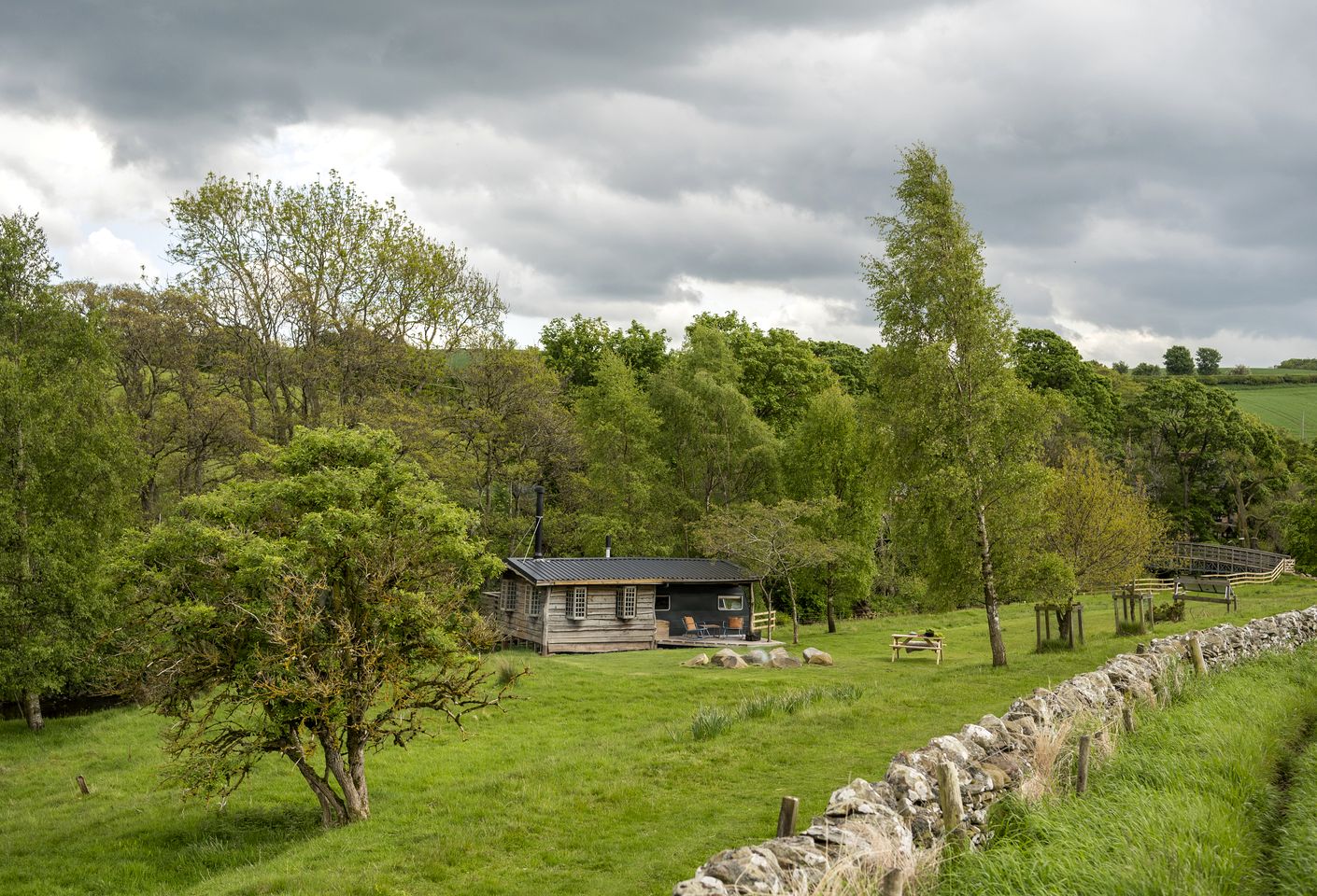 Cozy Unique Cabin-Caravan Hybrid Surrounded by Nature for a Peaceful Glamping Getaway near Lauder, Scotland