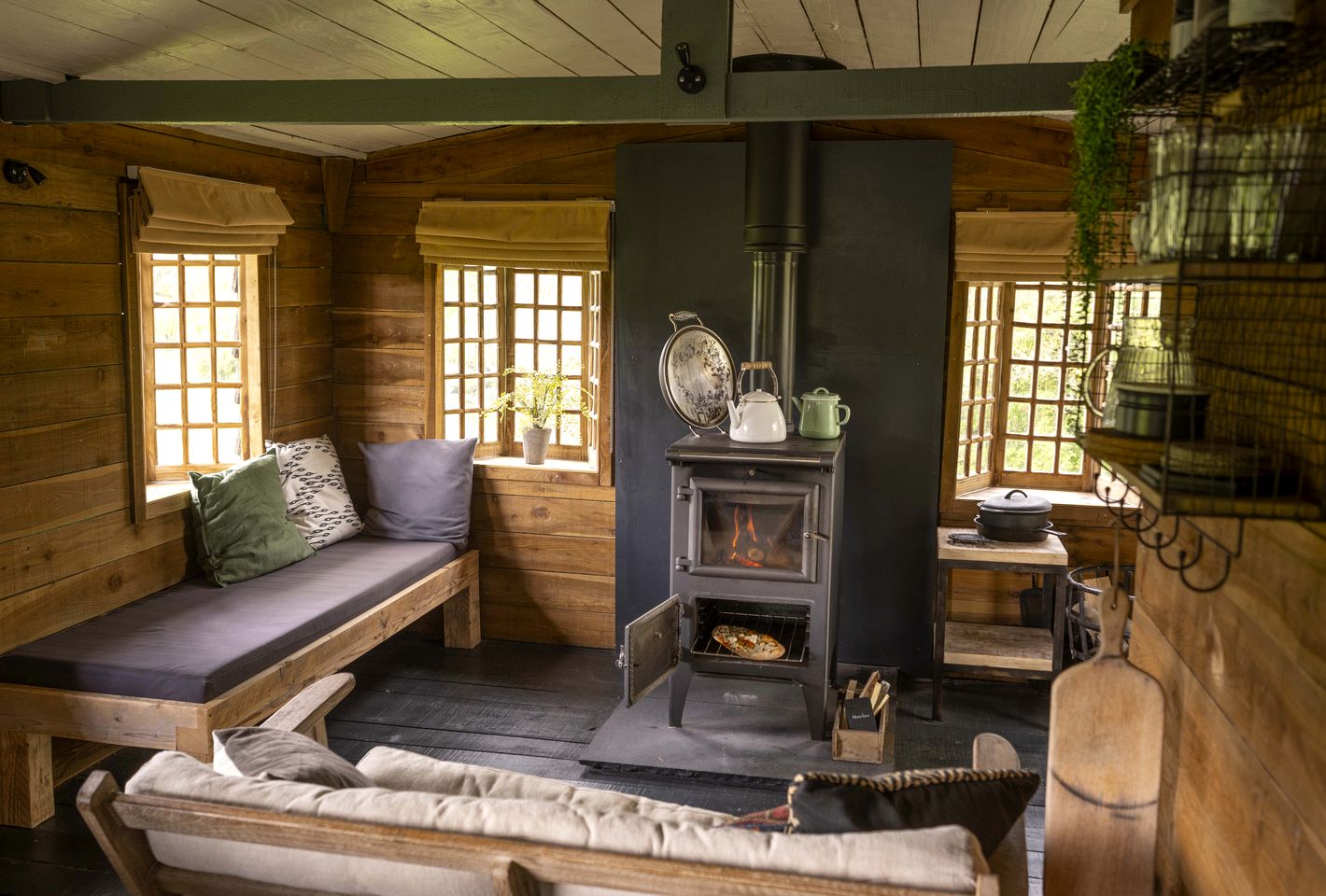 Cozy Unique Cabin-Caravan Hybrid Surrounded by Nature for a Peaceful Glamping Getaway near Lauder, Scotland
