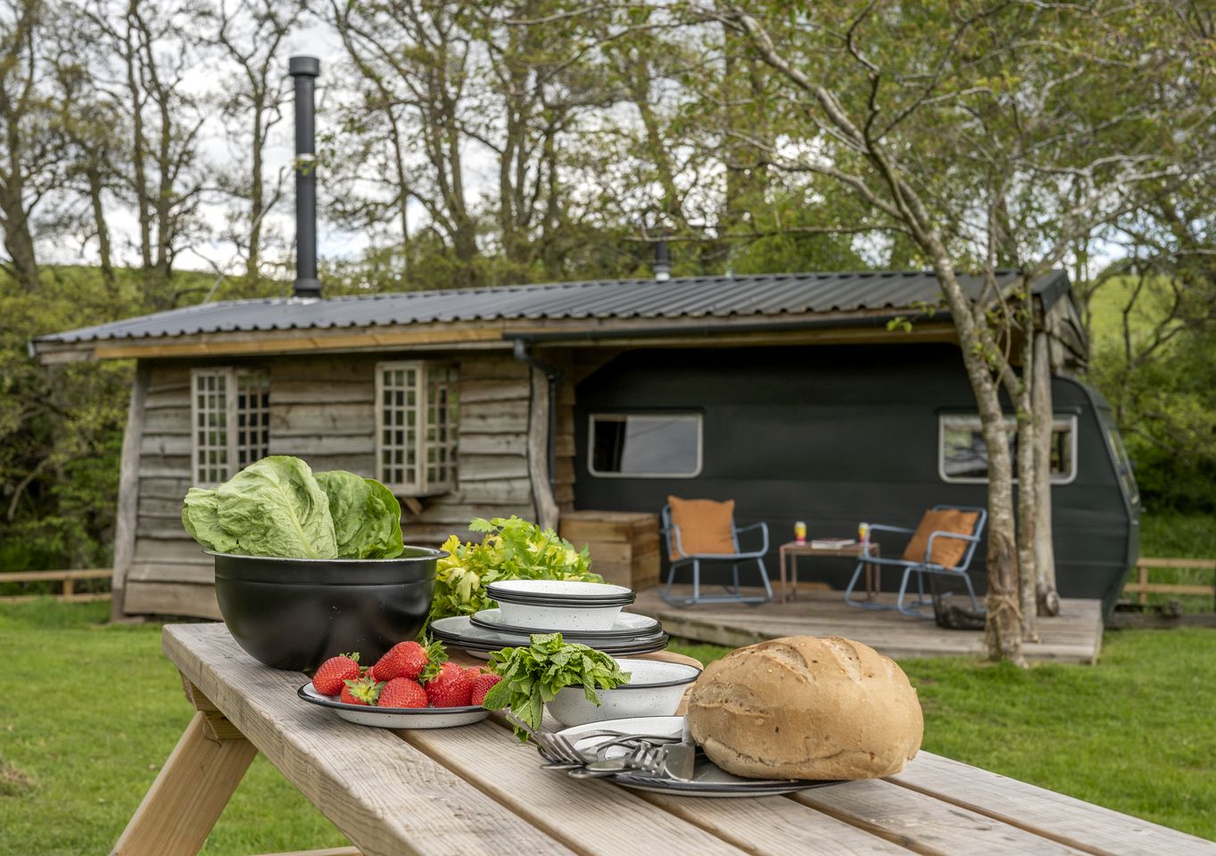 Cozy Unique Cabin-Caravan Hybrid Surrounded by Nature for a Peaceful Glamping Getaway near Lauder, Scotland