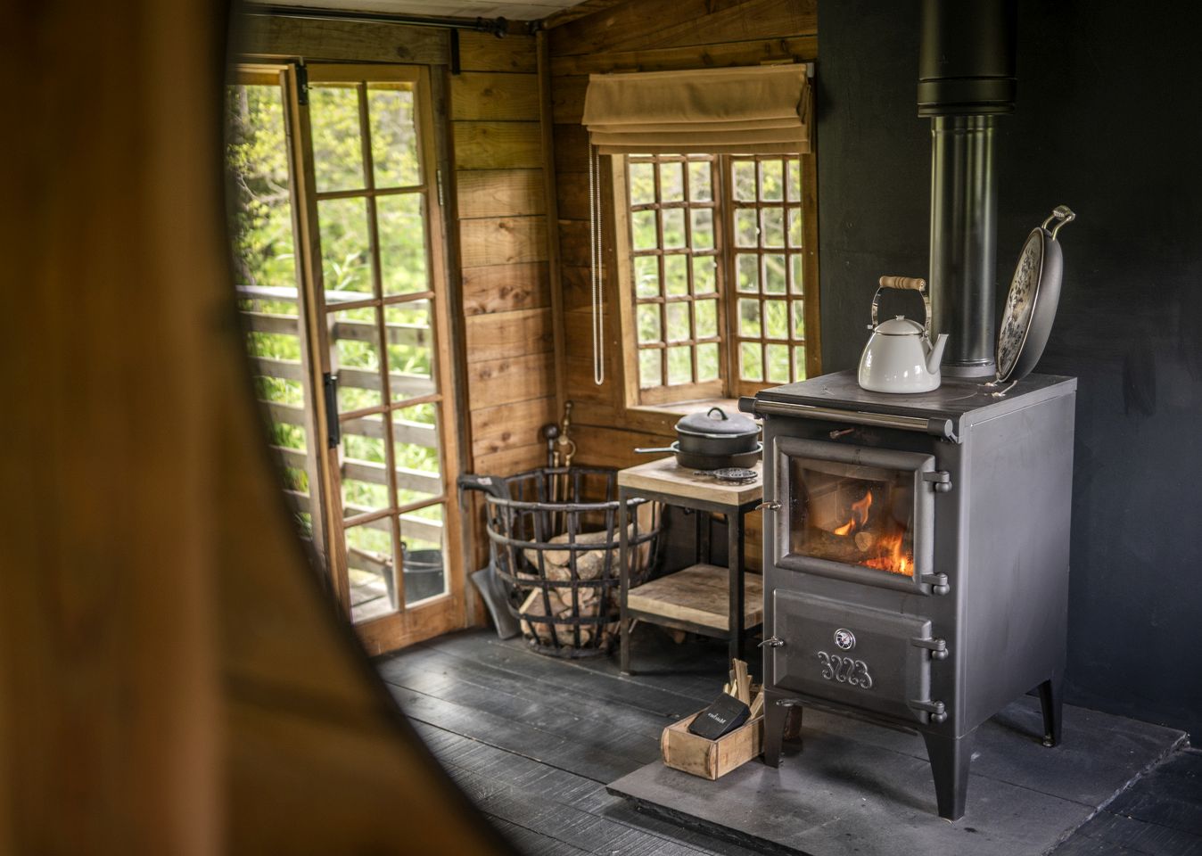 Cozy Unique Cabin-Caravan Hybrid Surrounded by Nature for a Peaceful Glamping Getaway near Lauder, Scotland