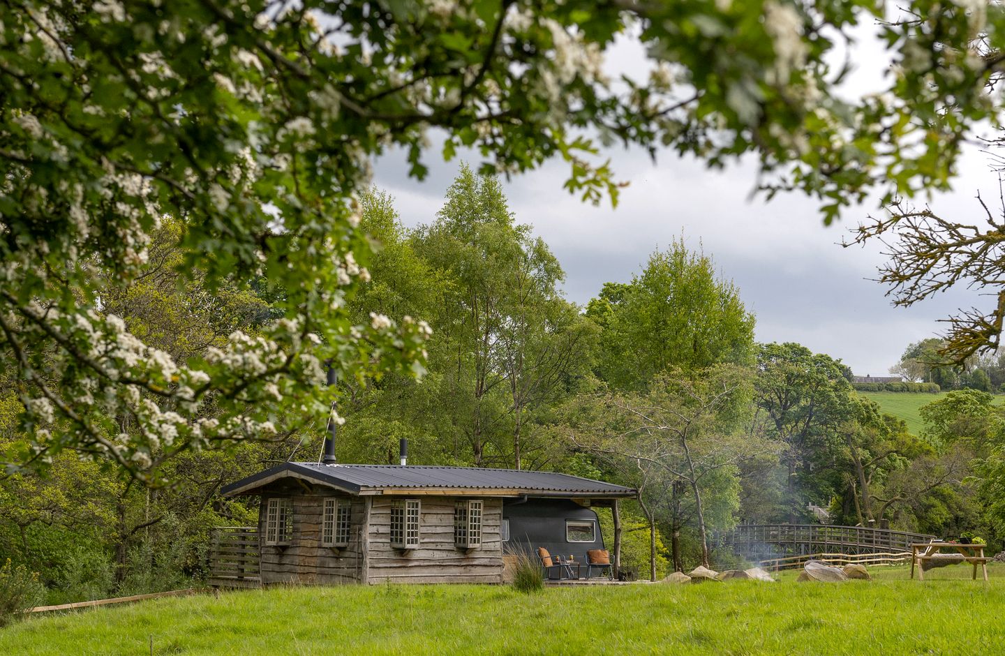 Cozy Unique Cabin-Caravan Hybrid Surrounded by Nature for a Peaceful Glamping Getaway near Lauder, Scotland