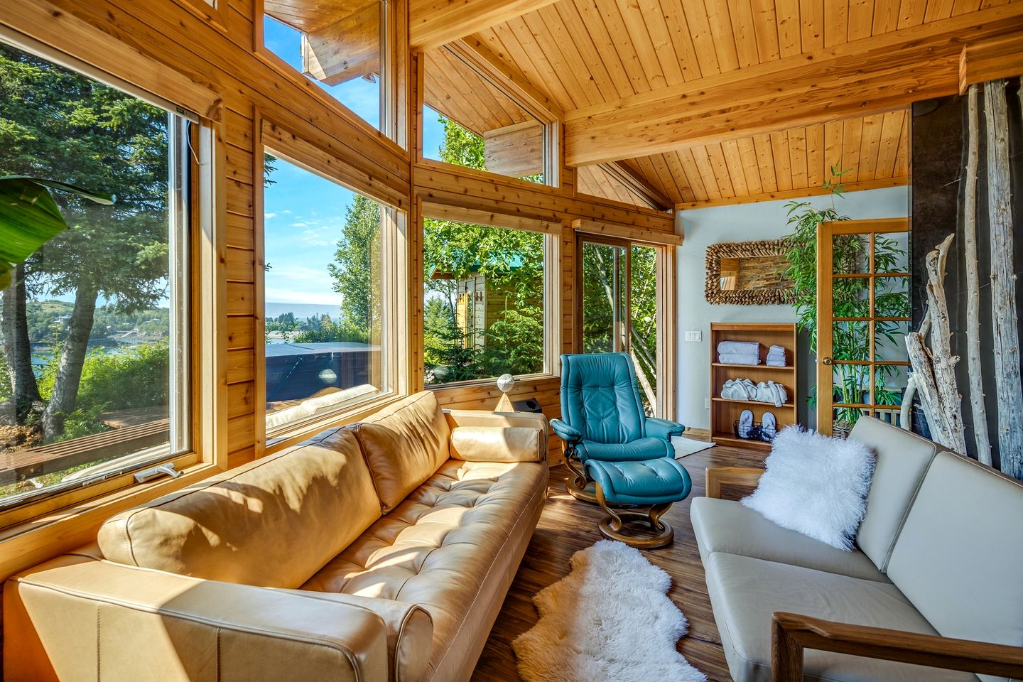 Luxurious VIP Cabin with Incredible Views of the Gorgeous Surrounding Landscape for an Unforgettable Escape in Halibut Cove, Alaska