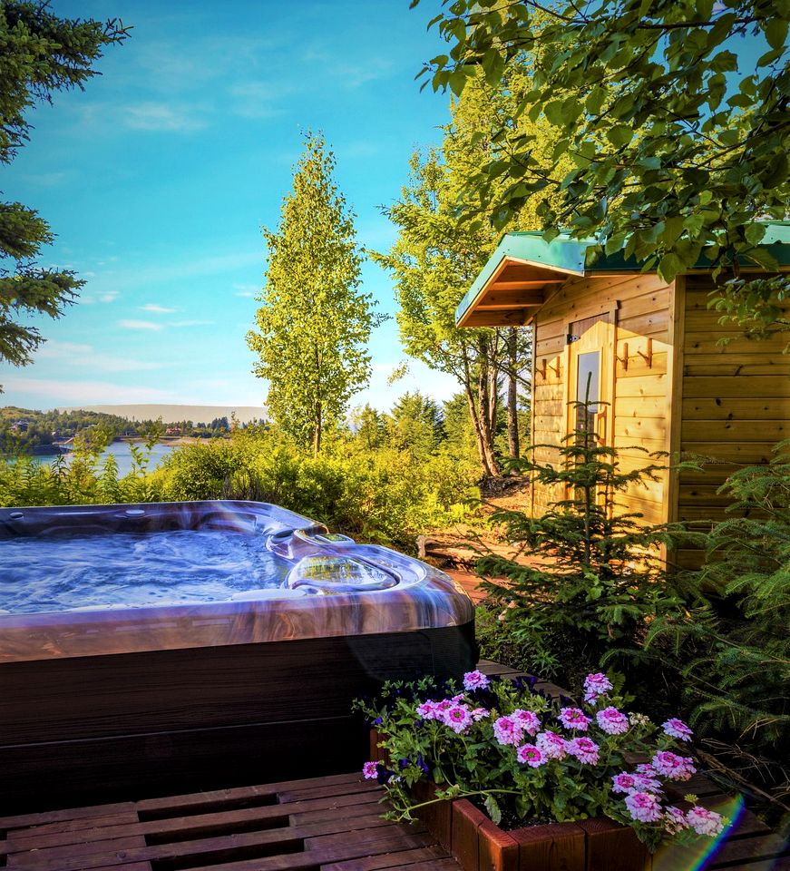 Luxurious VIP Cabin with Incredible Views of the Gorgeous Surrounding Landscape for an Unforgettable Escape in Halibut Cove, Alaska