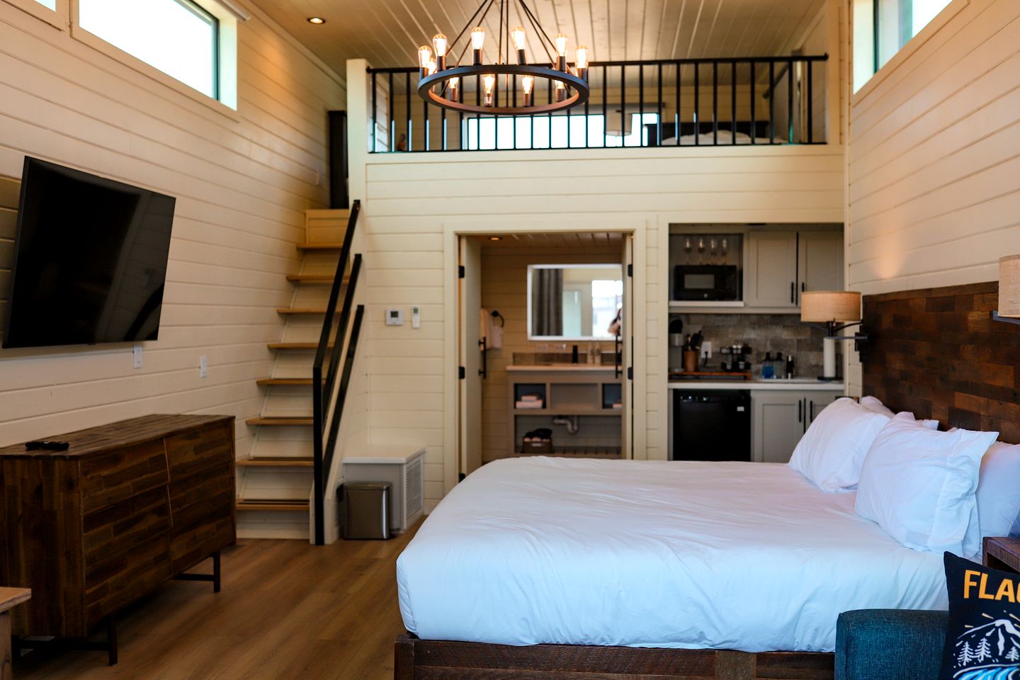 Cozy Cabin with Firepit and Trail Access near Downtown Flagstaff, Arizona